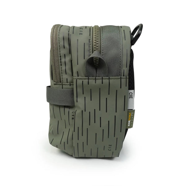 CIE シー ショルダーバッグ GRID3 BOTTLE SHOULDER BAG (L) LIMITED EDITION - RAIN CAMO - 032068RC【正規販売店】