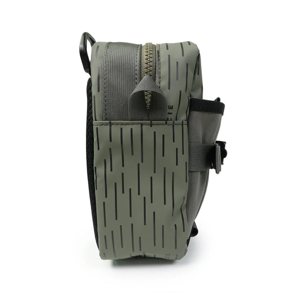 CIE シー ショルダーバッグ GRID3 BOTTLE SHOULDER BAG (L) LIMITED EDITION - RAIN CAMO - 032068RC【正規販売店】