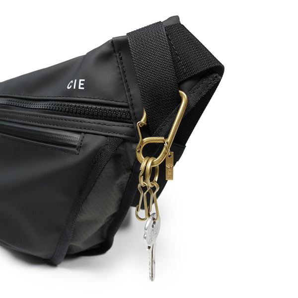 CIE シー ボディバッグ スリング バッグ VARIOUS VARIOUS SLINGBAG-M ヴァリアス 3L 21830【正規販売店】