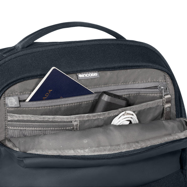 Incase インケース リュック A.R.C. Daypack -Navy- バックパック 20.9L MacBook Pro 16インチ対応 137213053006【正規販売店】