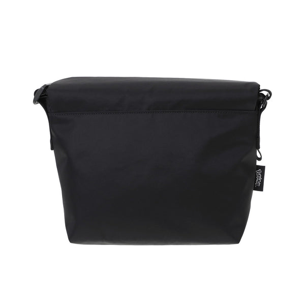 Manhattan BLACK マンハッタンブラック メッセンジャーバッグ IRVING MESSENGER BAG TWL POK?MON ポケモン MP2600LTWLBLPKMN【正規販売店】