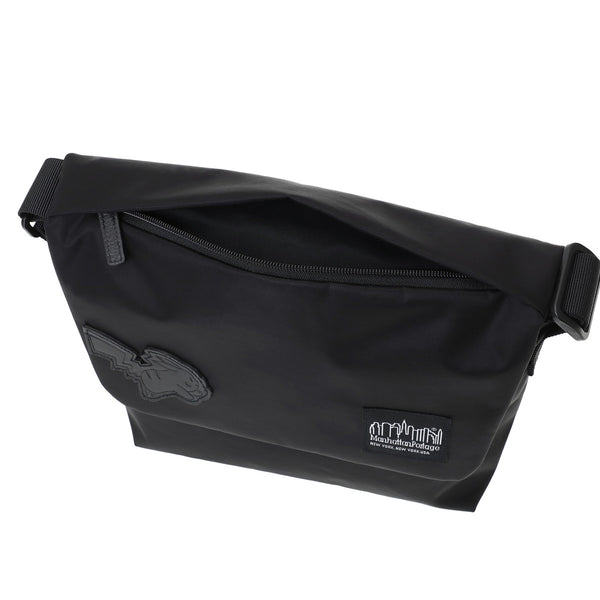 Manhattan BLACK マンハッタンブラック メッセンジャーバッグ IRVING MESSENGER BAG TWL POK?MON ポケモン MP2600LTWLBLPKMN【正規販売店】