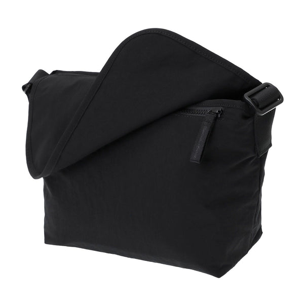 Manhattan BLACK マンハッタンブラック メッセンジャーバッグ STANDARD MESSENGER BAG(XS) MGNT NYLON TUSSAH B5サイズ対応 MP1441MGNTTSCBL【正規販売店】